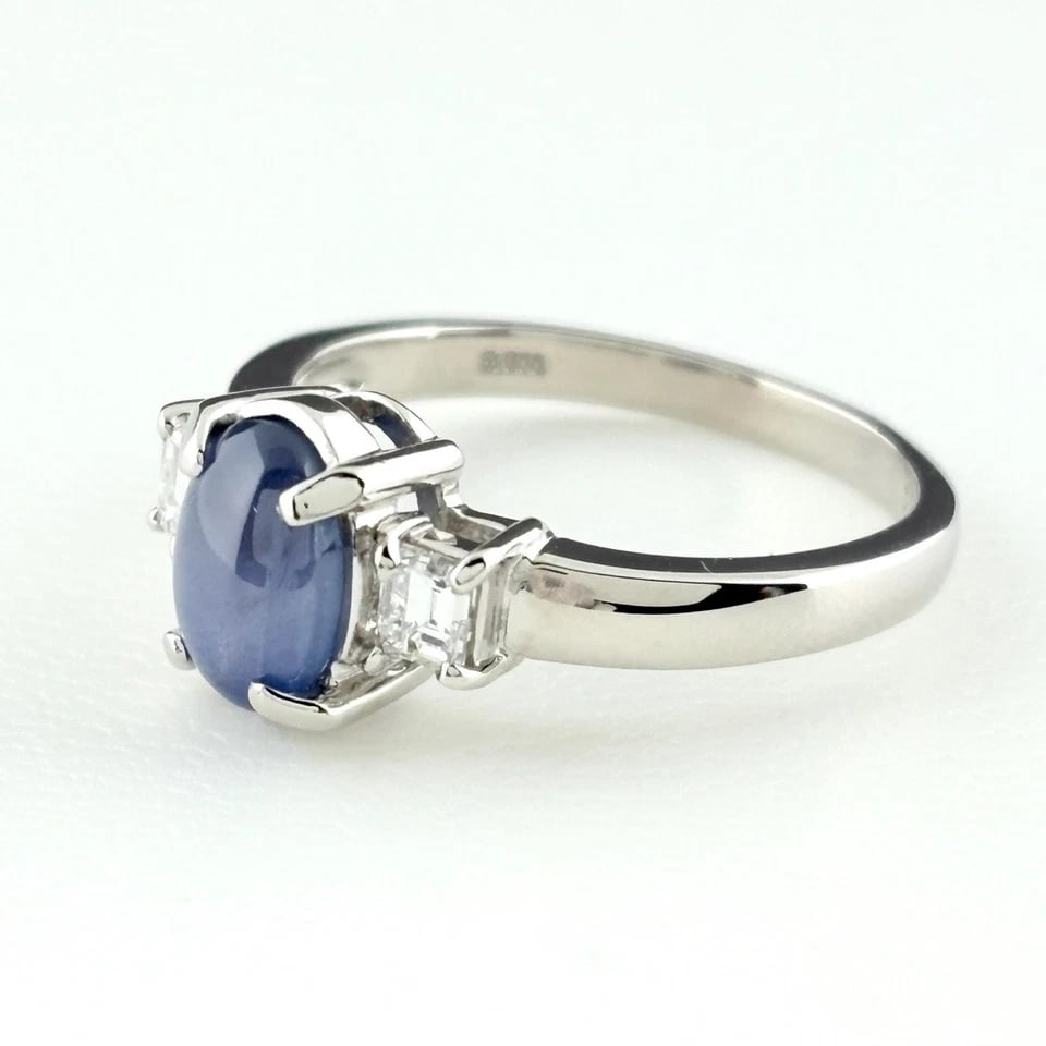 STAR SAPPHIRE DESIGN PLATINUM MELEE DIAMOND RING: star sapphire design Platinum melee diamond Ring Brand: Unbranded Type/Style: Ring Material: Pt900, Main Stone/Creation starSapphire Diamond Color: None Size: US 6 to 6.5 Accessories: None