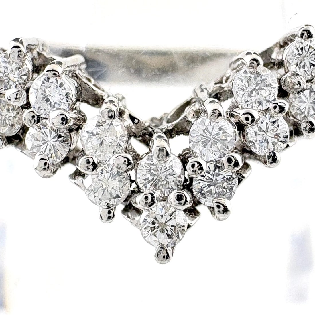MELEE DIAMOND DESIGN PLATINUM RING - 2