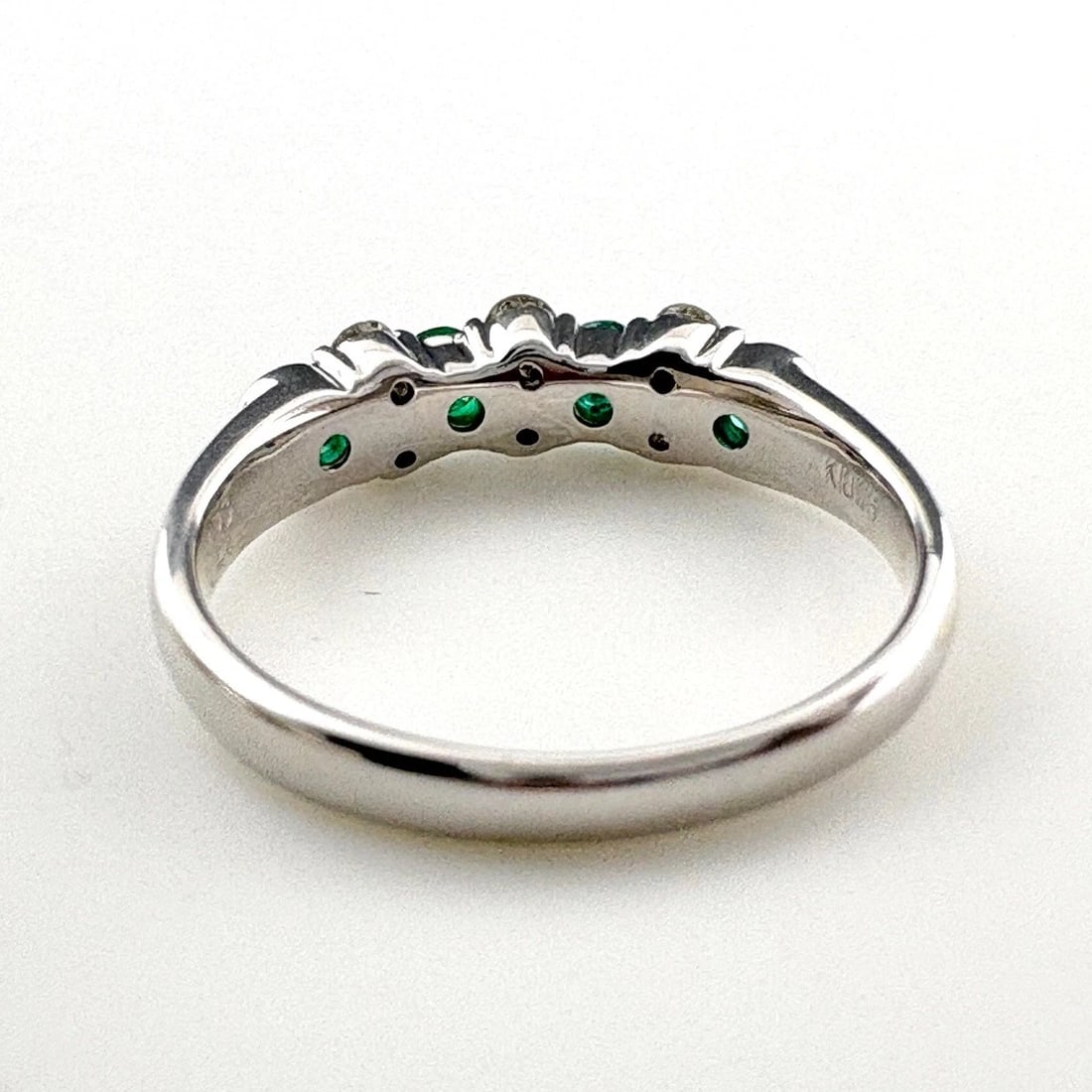 EMERALD DESIGN WG MELEE DIAMOND RING - 3