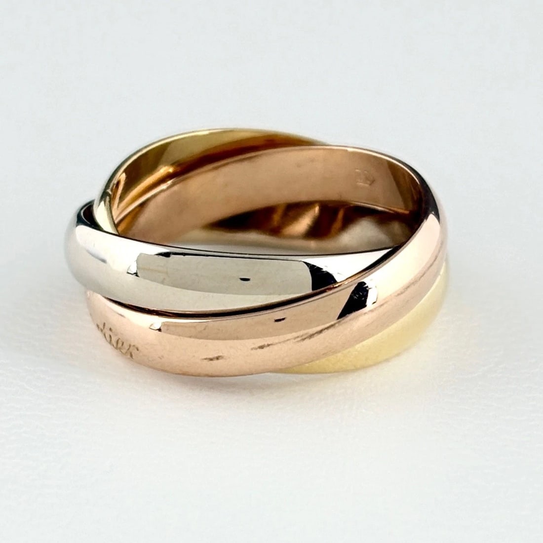 CARTIER TRINITY RING YG PG WG RING750: CARTIER Trinity Ring YG PG WG Ring750 Brand: CARTIER Type/Style: Ring Material: 750YellowGoldWhite GoldPinkGold, Color: White GoldYellowGoldPinkGold Size: US 5.5) Accessories: None Accesso