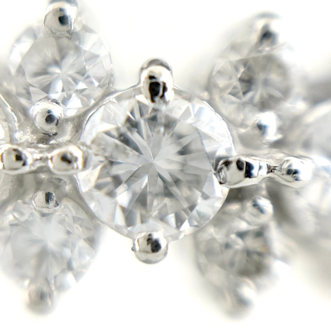 MELEE DIAMOND DESIGN PLATINUM RING - 2