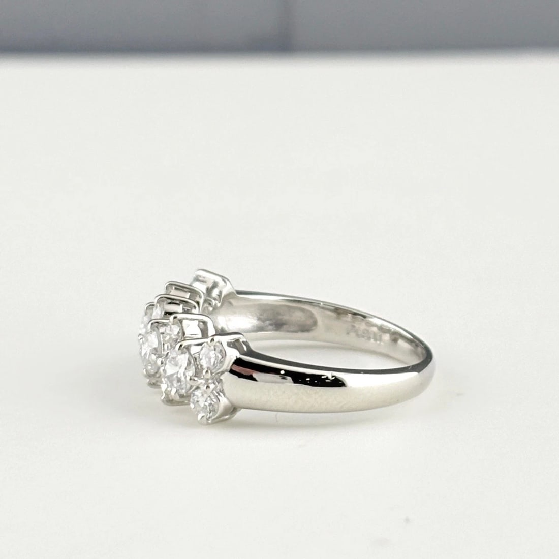 MELEE DIAMOND DESIGN PLATINUM RING - 4