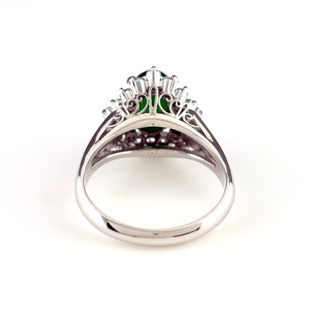 JADE DESIGN PLATINUM MELEE DIAMOND RING - 6