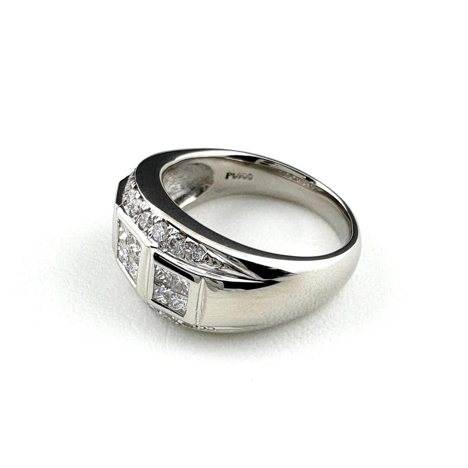 MELEE DIAMOND DESIGN PLATINUM RING: melee diamond design Platinum Ring Brand: Unbranded Type/Style: Ring Material: Pt900, Main Stone/Creation Natural Color: PT Size: US 7.5 to 8 Accessories: None Accessories Notice: When pur