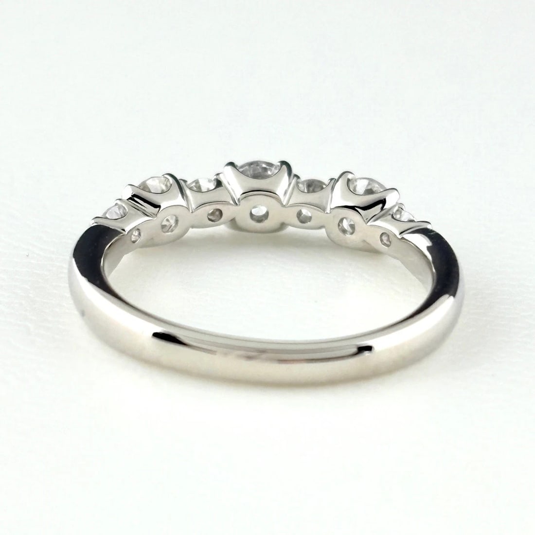 MELEE DIAMOND DESIGN PLATINUM RING - 2