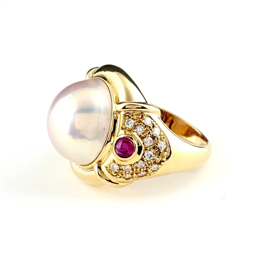 TASAKI PEARL DESIGN RING YGRING: TASAKI pearl design ring YGRing Brand: TASAKI Type/Style: Ring Material: Pt900, Main Stone/Creation Pearl diamondRuby Diamond Color: Silver Size: US 6 Accessories: None Accessories Notice: