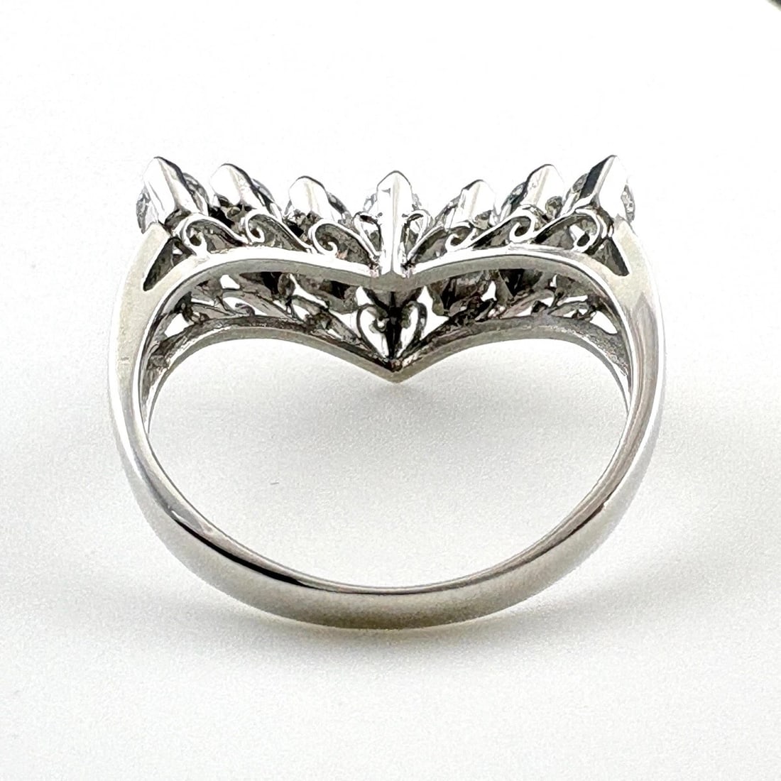MELEE DIAMOND DESIGN PLATINUM RING - 2