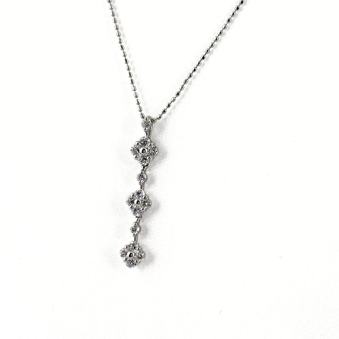 MELEE DIAMOND DESIGN PLATINUM PENDANT NECKLACE: melee diamond design Platinum Pendant Necklace Brand: Unbranded Type/Style: Necklace Material: Pt900 Pt850, Main Stone/Creation Natural Color: None Size: Chain / code 40cm(15.7")Chain width 0.8mm(0.0"