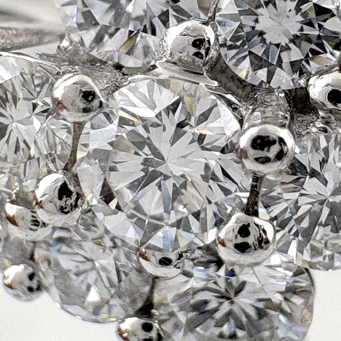 MELEE DIAMOND DESIGN PLATINUM RING - 2