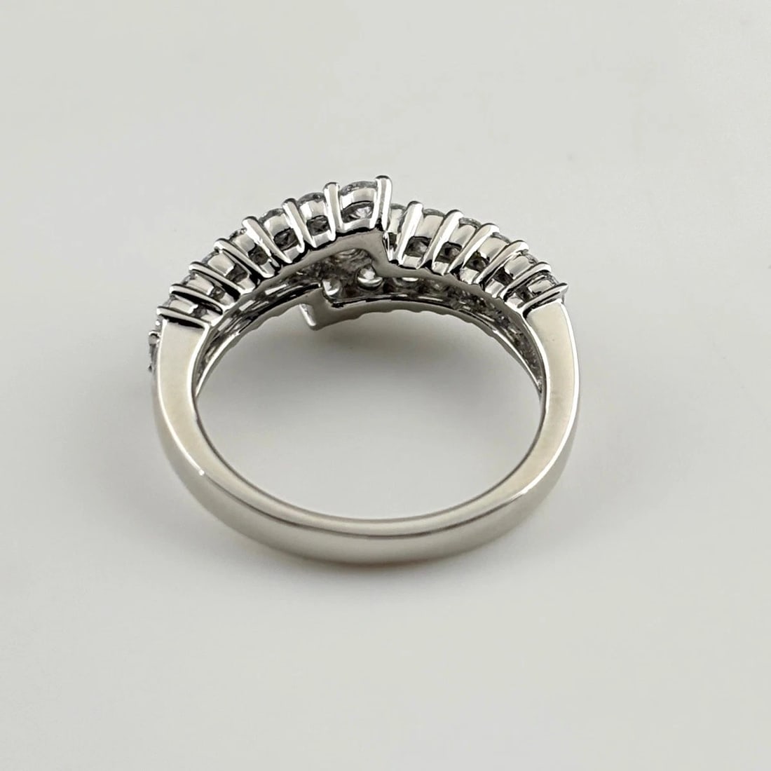 MELEE DIAMOND DESIGN PLATINUM RING - 4