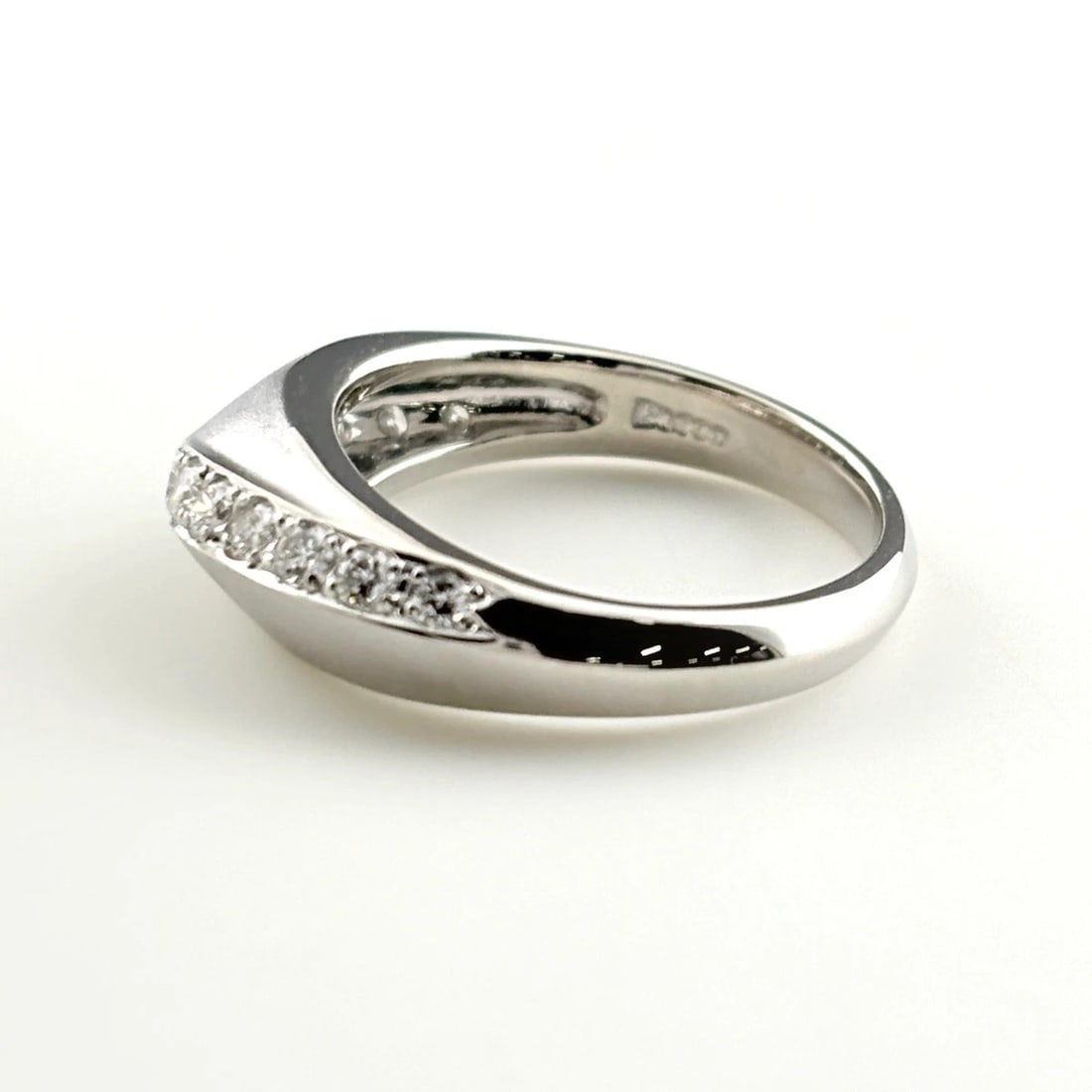 MELEE DIAMOND DESIGN PLATINUM RING - 3