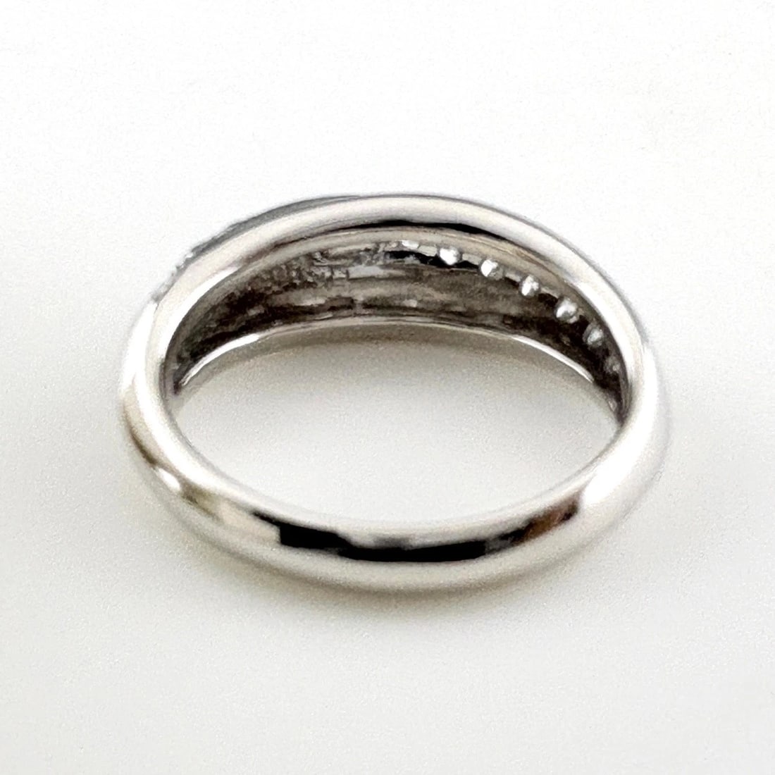 MELEE DIAMOND DESIGN PLATINUM RING - 5