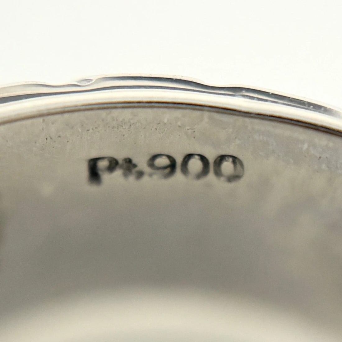 MELEE DIAMOND DESIGN PLATINUM RING - 4