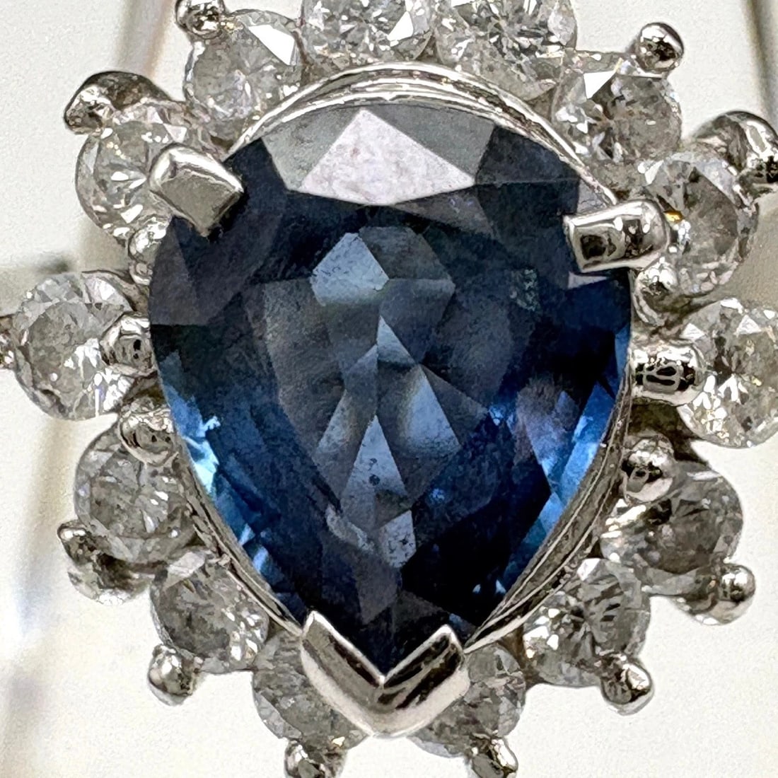 SAPPHIRE DESIGN PLATINUM MELEE DIAMOND RING: sapphire design Platinum melee diamond Ring Brand: Unbranded Type/Style: Ring Material: Pt900, Main Stone/Creation sapphire Color: None Size: US 4.5 to 5 Accessories: None Accessories Notice: When