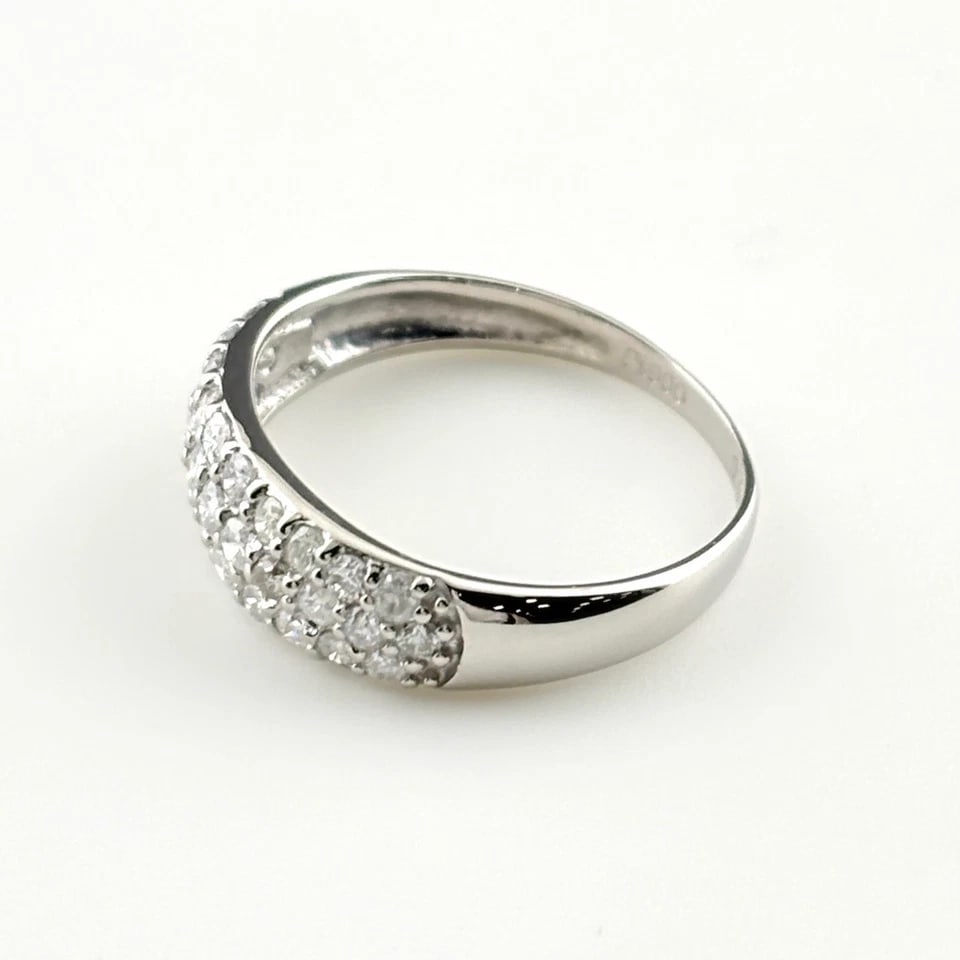 MELEE DIAMOND DESIGN PLATINUM RING: melee diamond design Platinum Ring Brand: Unbranded Type/Style: Ring Material: Pt900, Main Stone/Creation Natural Color: None Size: US 4.5 to 5 Accessories: None Accessories Notice: When purchasing