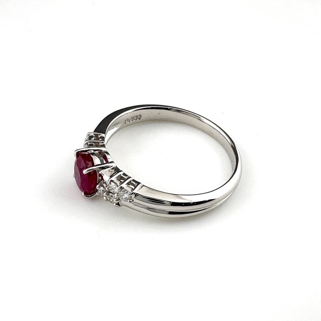 RUBY DESIGN PLATINUM MELEE DIAMOND RING: ruby design Platinum melee diamond Ring Brand: Unbranded Type/Style: Ring Material: Pt900, Main Stone/Creation Ruby Diamond Color: None Size: US 6 to 6.5 Accessories: None Accessories Notice: When