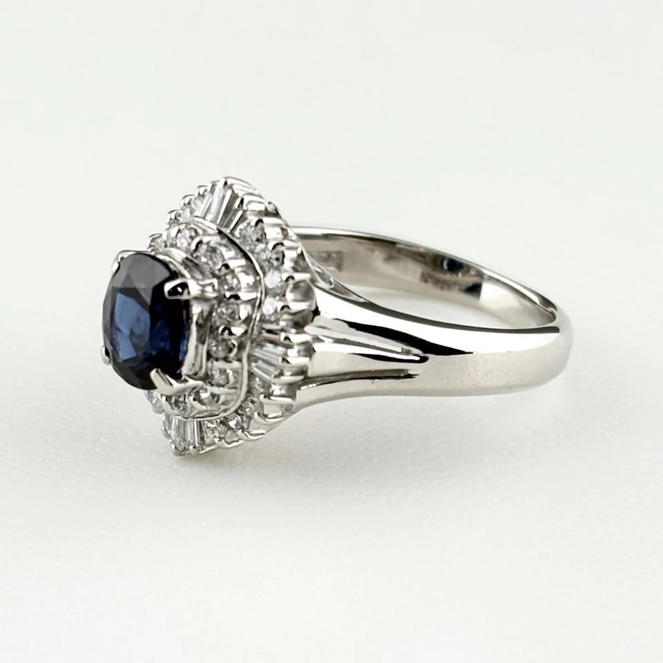 SAPPHIRE DESIGN PLATINUM MELEE DIAMOND RING: sapphire design Platinum melee diamond Ring Brand: Unbranded Type/Style: Ring Material: Pt900, Main Stone/Creation sapphire diamond Color: None Size: US 4 to 4.5 Accessories: None Accessories Notice: