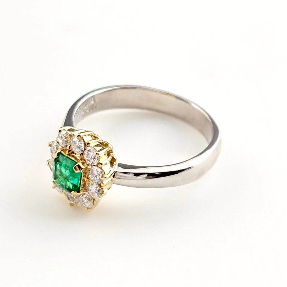 EMERALD DESIGN PLATINUM YG YELLOWGOLD RING: emerald design Platinum YG YellowGold Ring Brand: Unbranded Type/Style: Ring Material: 18K, Main Stone/Creation Natural Color: YellowGold None Size: US 5.5 Accessories: None Accessories No