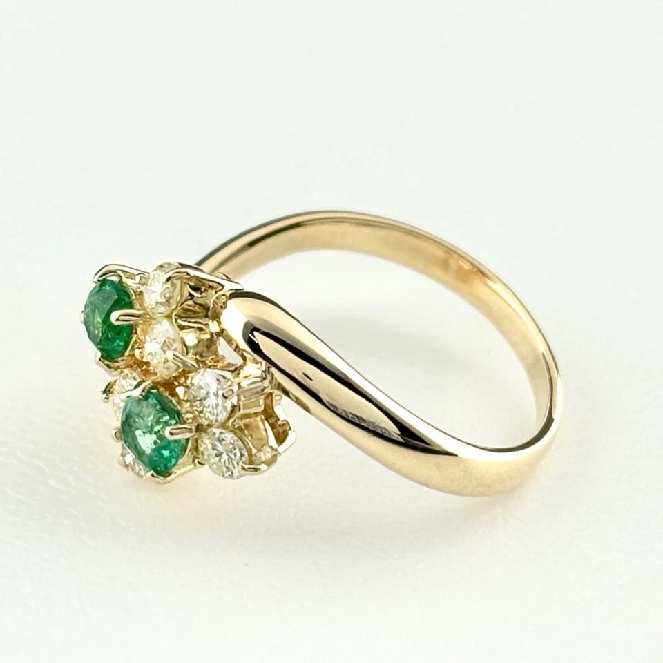 EMERALD DESIGN YG MELEE DIAMOND RING (1 of 4)