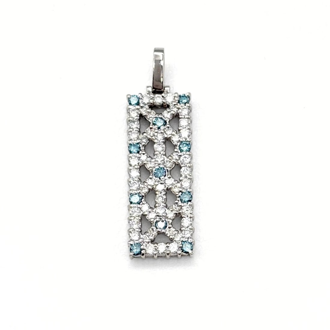 DIAMOND PENDANT PT900: Diamond Pendant Pt900 Brand: Unbranded Type/Style: Pendant Head Material: Pt900, Main Stone/Creation Natural Color: Silver Size: Total length of the pendant head including a bail