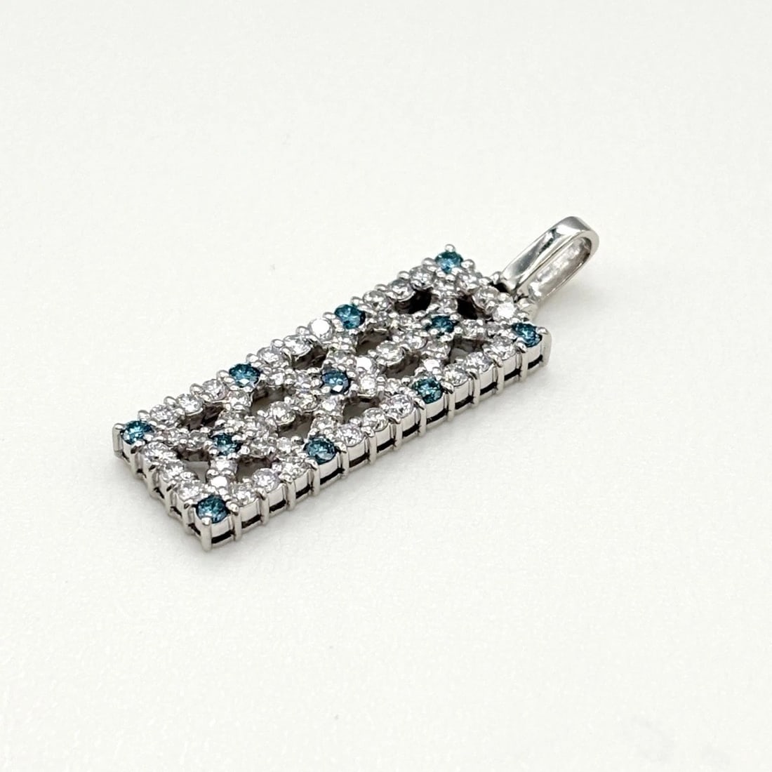 DIAMOND PENDANT PT900 - 2