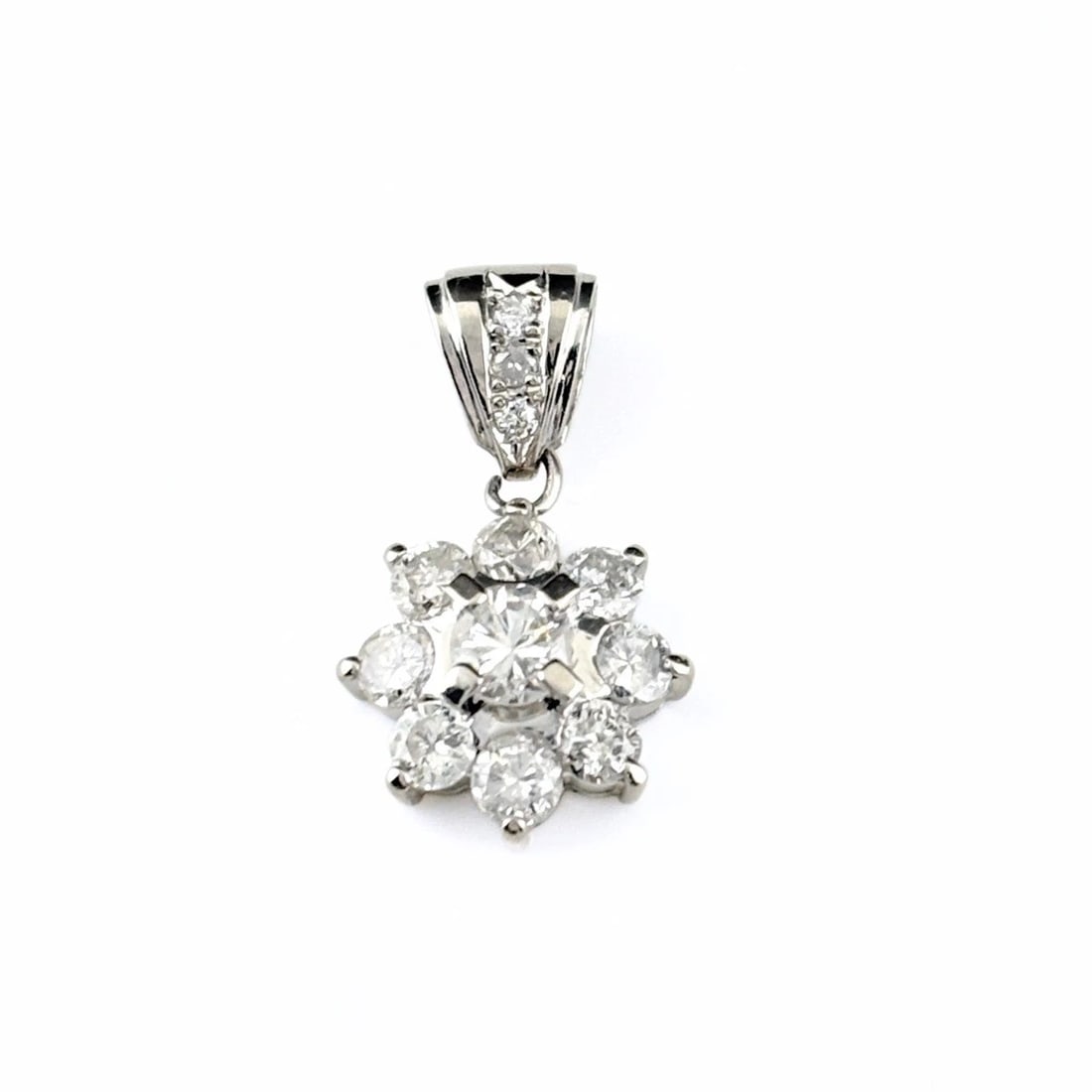 MELEE DIAMOND DESIGN PLATINUM PENDANT HEAD: melee diamond design Platinum Pendant Head Brand: Unbranded Type/Style: Pendant Head Material: Pt900, Main Stone/Creation Natural Color: PT Size: Total length of the pendant head including a bail 19.5