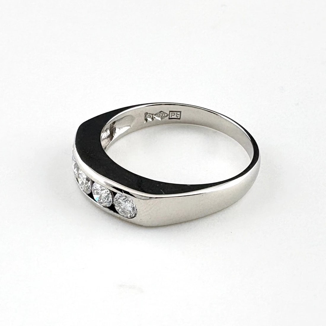 MELEE DIAMOND DESIGN PLATINUM RING - 3
