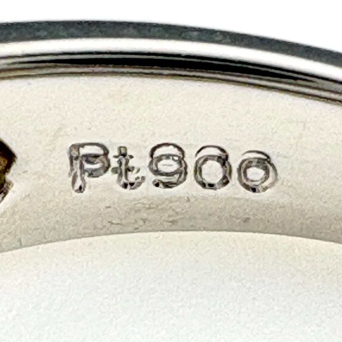 DIAMOND DESIGN PLATINUM MELEE RING - 5
