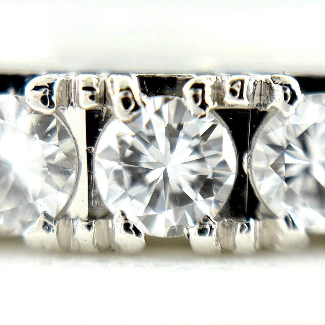 MELEE DIAMOND DESIGN PLATINUM RING - 2