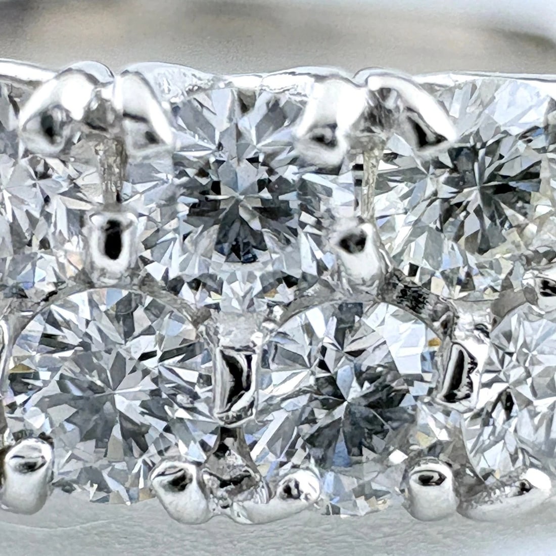 MELEE DIAMOND DESIGN PLATINUM RING - 2