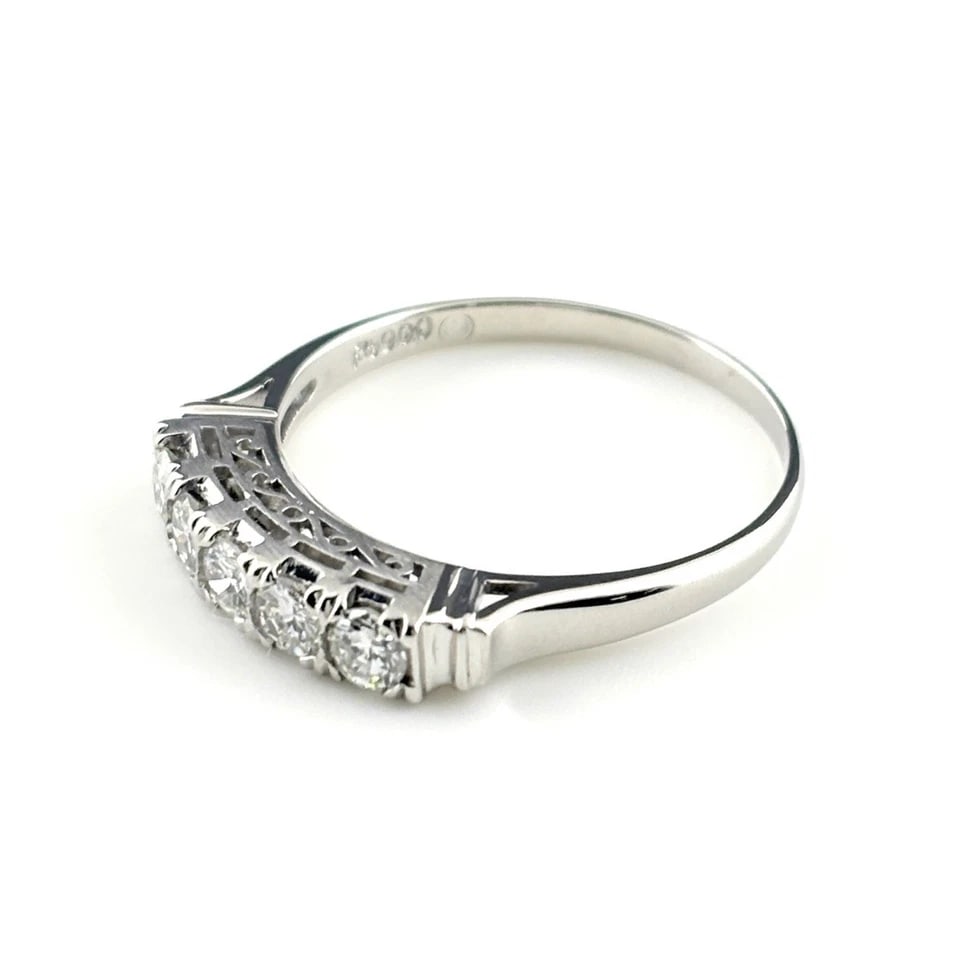 MELEE DIAMOND DESIGN PLATINUM RING: melee diamond design Platinum Ring Brand: Unbranded Type/Style: Ring Material: Pt900, Main Stone/Creation Natural Color: None Size: US 9 Accessories: None Accessories Notice: When purchasing