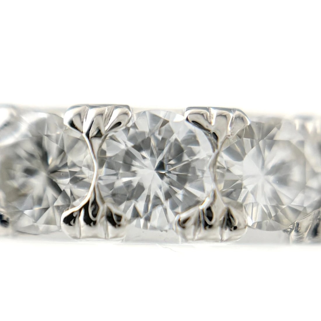 MELEE DIAMOND DESIGN PLATINUM RING - 2