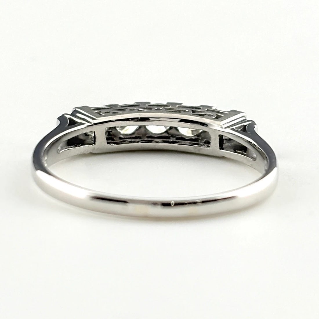 MELEE DIAMOND DESIGN PLATINUM RING - 4