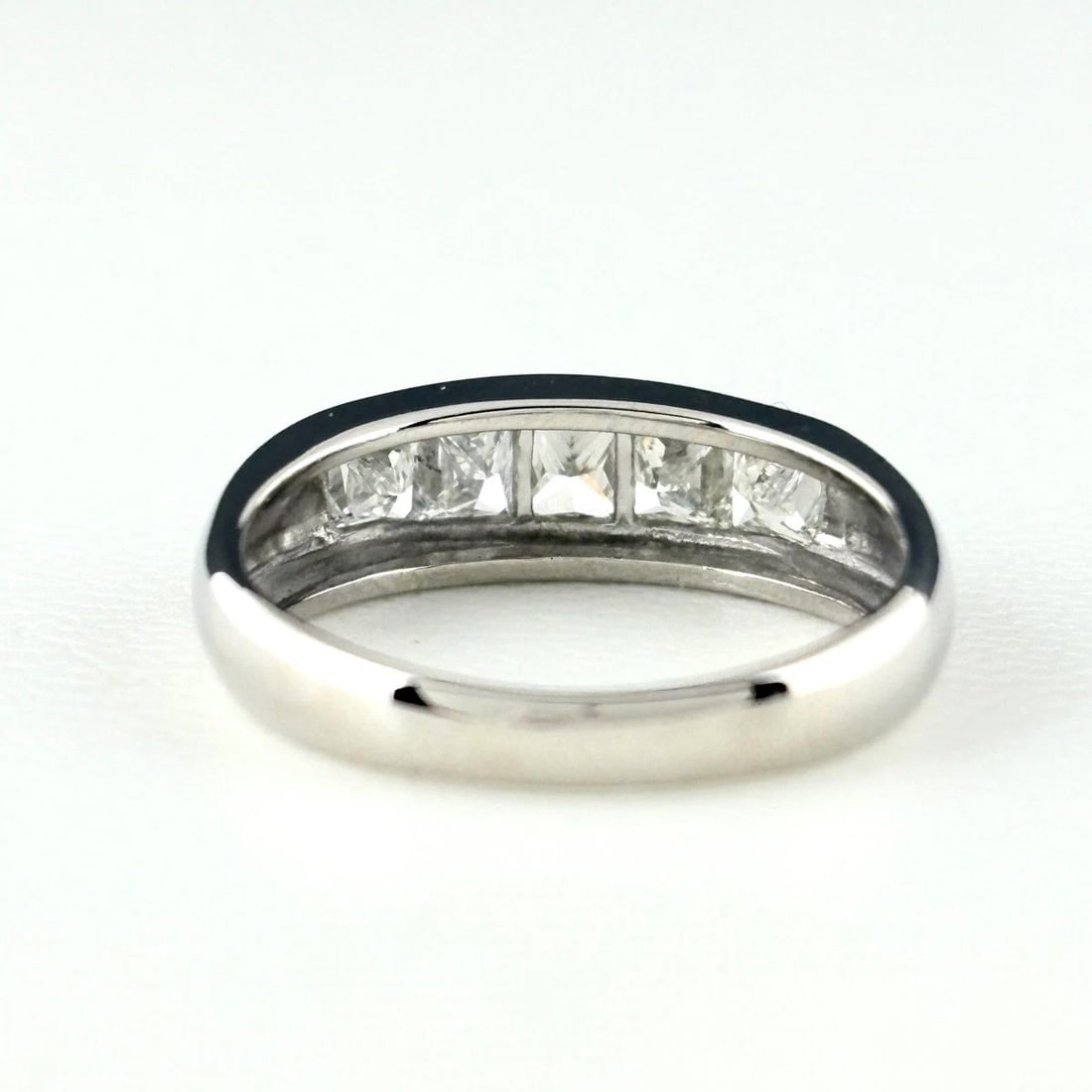 MELEE DIAMOND DESIGN PLATINUM RING - 4