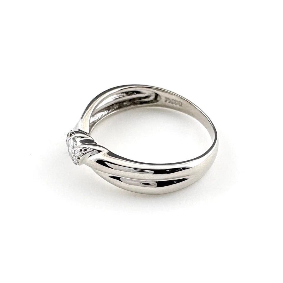 MELEE DIAMOND DESIGN PLATINUM RING: melee diamond design Platinum Ring Brand: Unbranded Type/Style: Ring Material: Pt900, Main Stone/Creation Natural Color: None Size: US 6.5 Accessories: None Accessories Notice: When purchasing