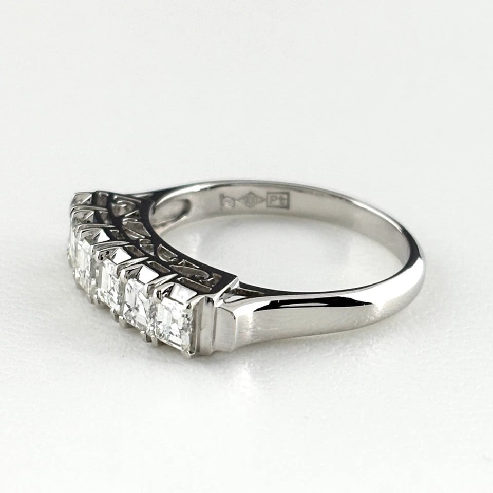MELEE DIAMOND DESIGN PLATINUM RING: melee diamond design Platinum Ring Brand: Unbranded Type/Style: Ring Material: Pt900, Main Stone/Creation Natural Color: None Size: US 6.5 Accessories: None Accessories Notice: When purchasing