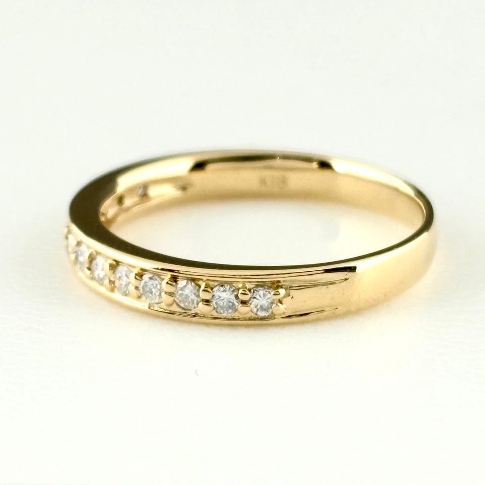 MELEE DIAMOND DESIGN YG YELLOWGOLD RING: melee diamond design YG YellowGold Ring Brand: Unbranded Type/Style: Ring Material: 18K, Main Stone/Creation Natural Color: YellowGold Size: US 7 to 7.5 Accessories: None Accessories Notice: When