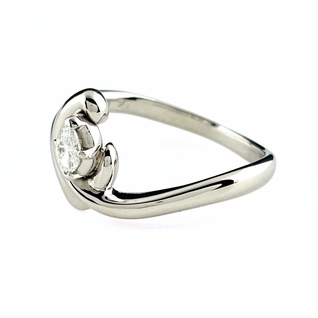 MELEE DIAMOND DESIGN PLATINUM RING - 3
