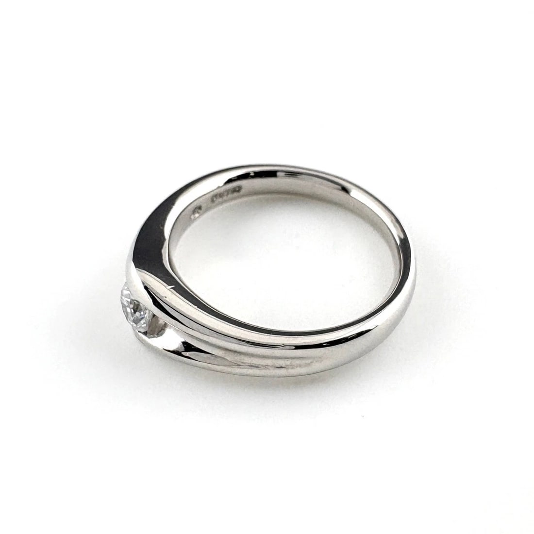 DIAMOND DESIGN PLATINUM RING - 3