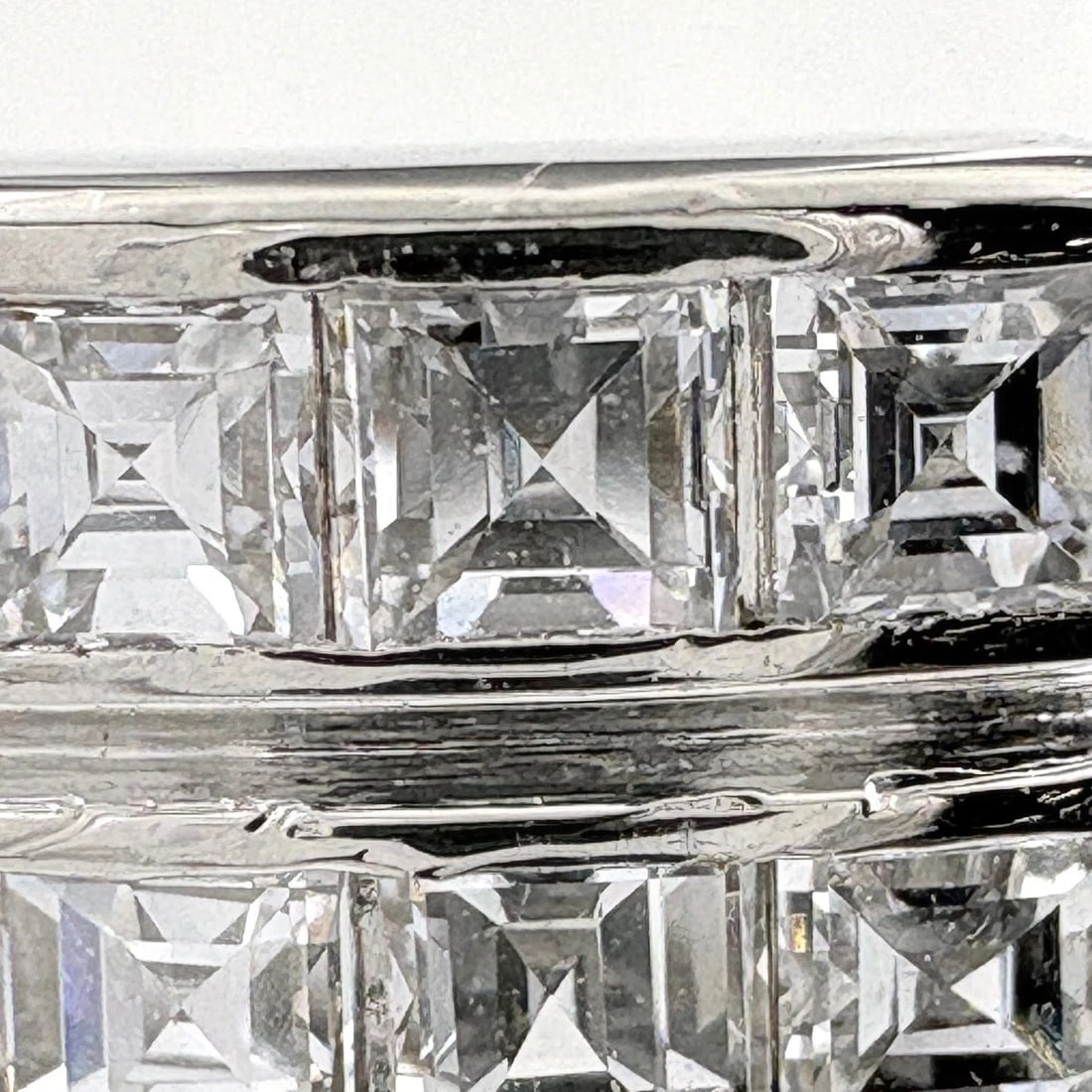 MELEE DIAMOND DESIGN PLATINUM RING: melee diamond design Platinum Ring Brand: Unbranded Type/Style: Ring Material: Pt900, Main Stone/Creation Natural Color: None Size: US 5 Accessories: None Accessories Notice: When purchasi