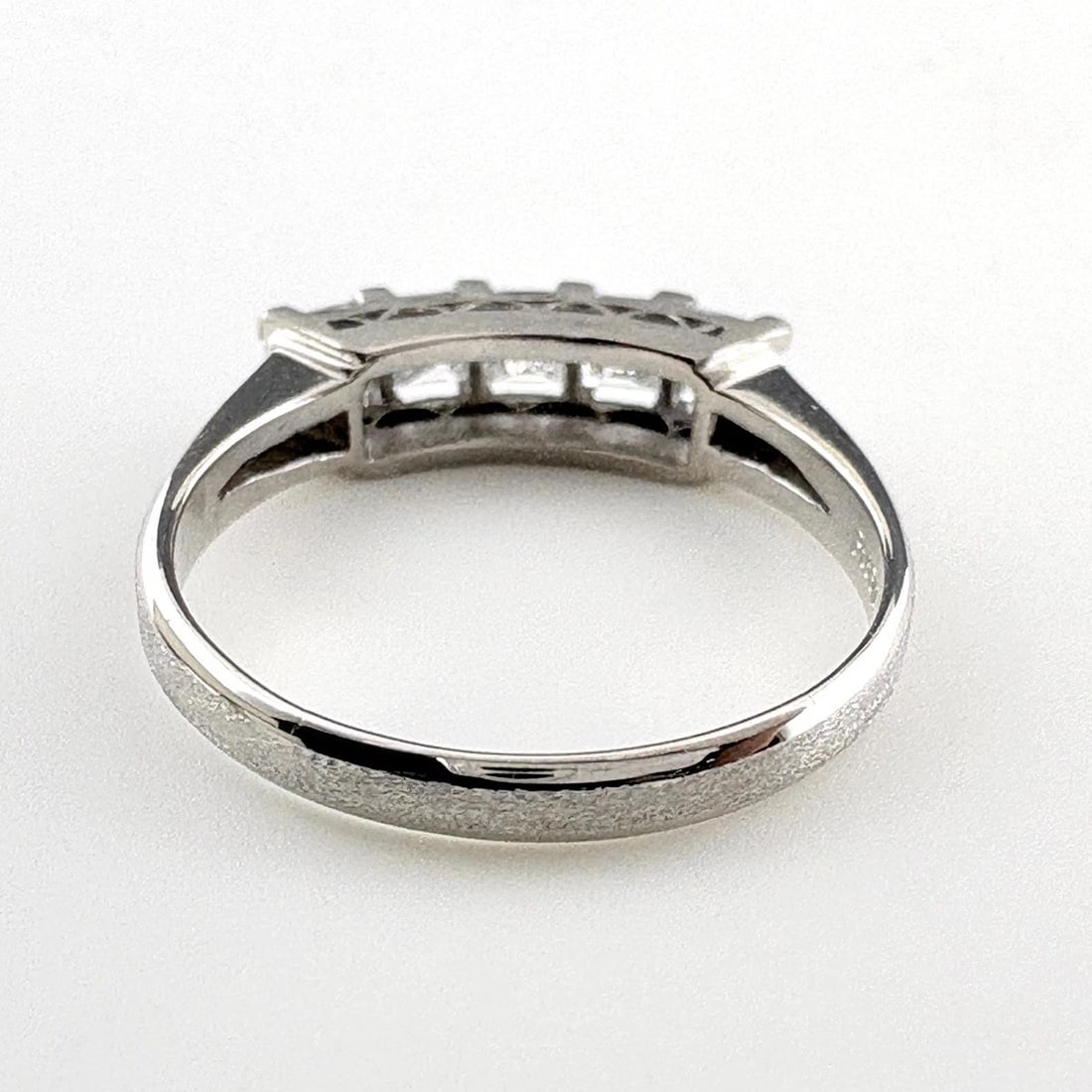 MELEE DIAMOND DESIGN PLATINUM RING - 4