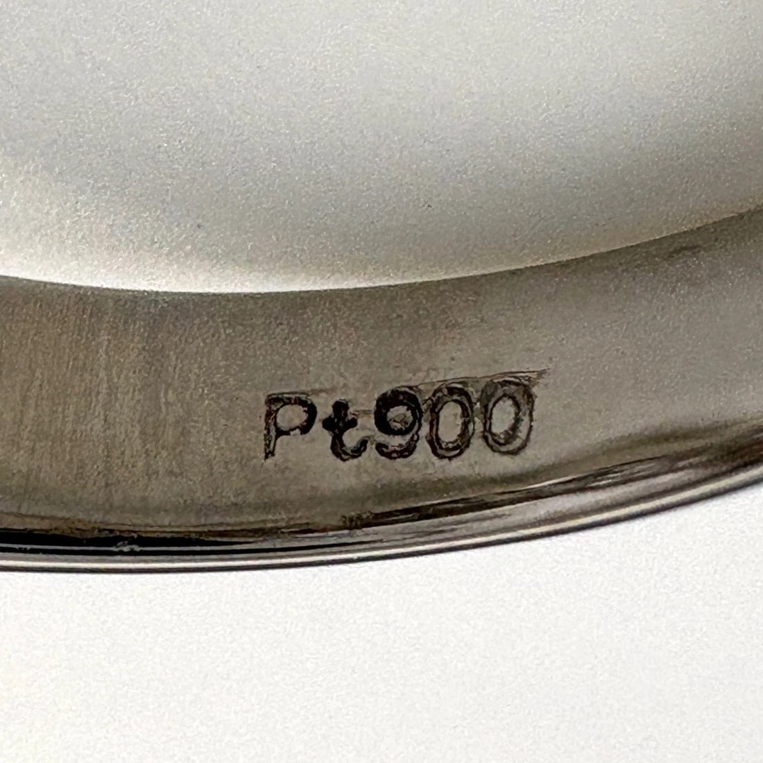 MELEE DIAMOND DESIGN PLATINUM RING - 2