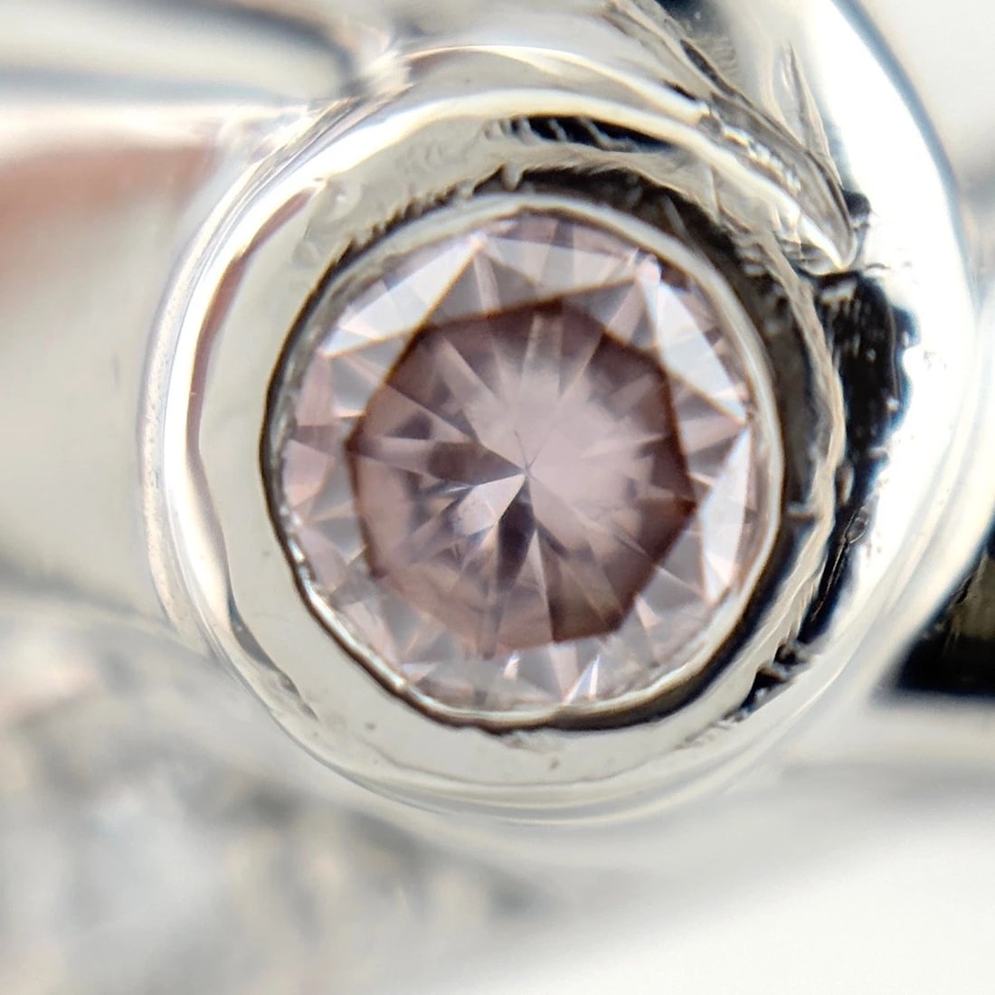 MELEE DIAMOND DESIGN PLATINUM RING - 2
