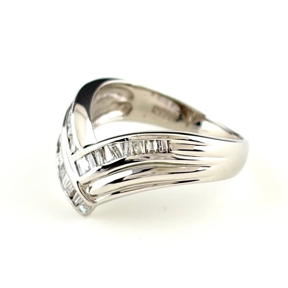 MELEE DIAMOND DESIGN PLATINUM RING: melee diamond design Platinum Ring Brand: Unbranded Type/Style: Ring Material: Pt900, Main Stone/Creation Natural Color: None Size: US 5 to 5.5 Accessories: None Accessories Notice: When p