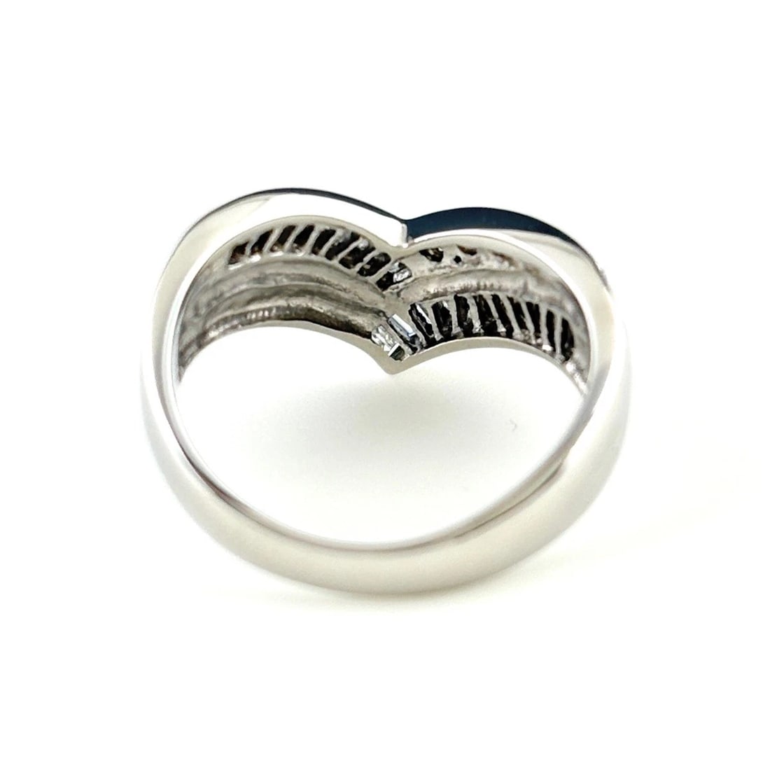 MELEE DIAMOND DESIGN PLATINUM RING - 4