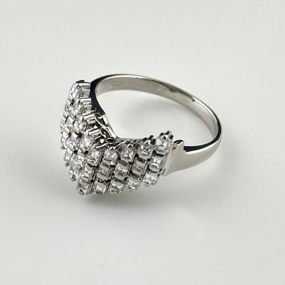 MELEE DIAMOND DESIGN RPLATINUM RING: melee diamond design rPlatinum Ring Brand: Unbranded Type/Style: Ring Material: Pt900, Main Stone/Creation Natural Color: None Size: US 6.5 to 7 Accessories: None Accessories Notice: When