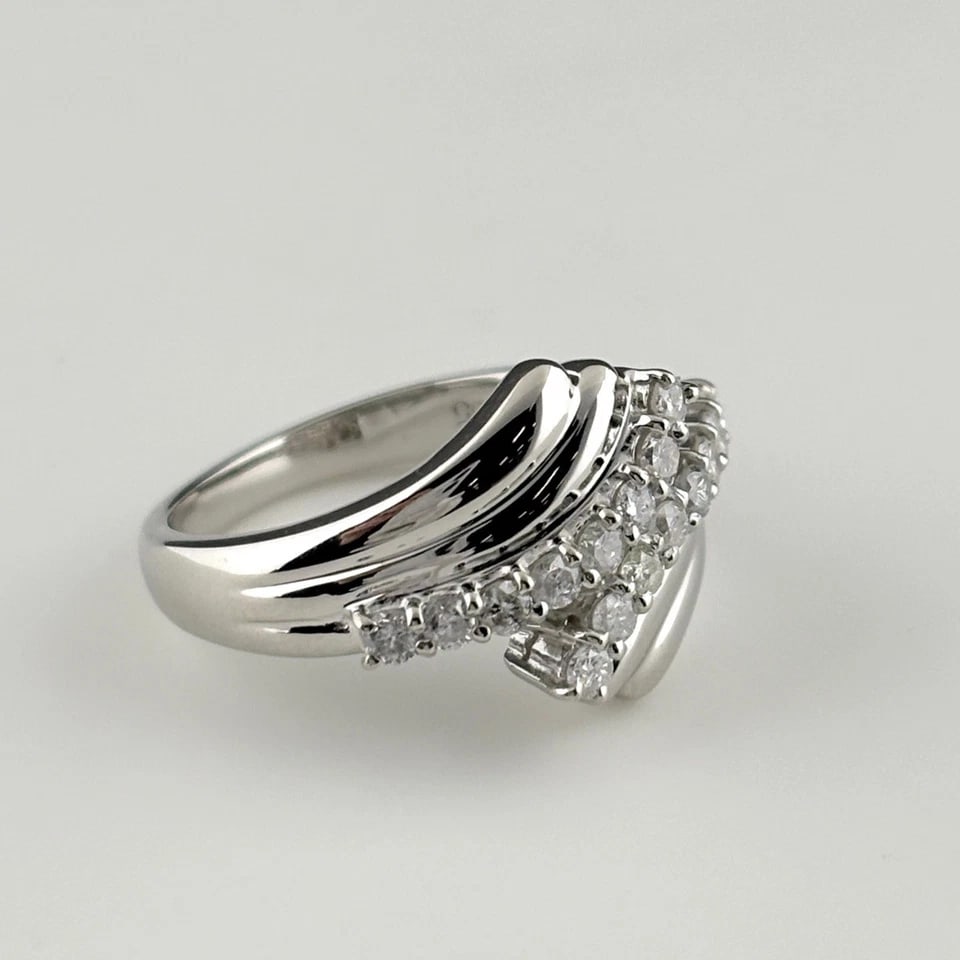 MELEE DIAMOND DESIGN PLATINUM RING: melee diamond design Platinum Ring Brand: Unbranded Type/Style: Ring Material: Pt850, Main Stone/Creation Natural Color: None Size: US 6 to 6.5 Accessories: None Accessories Notice: When p