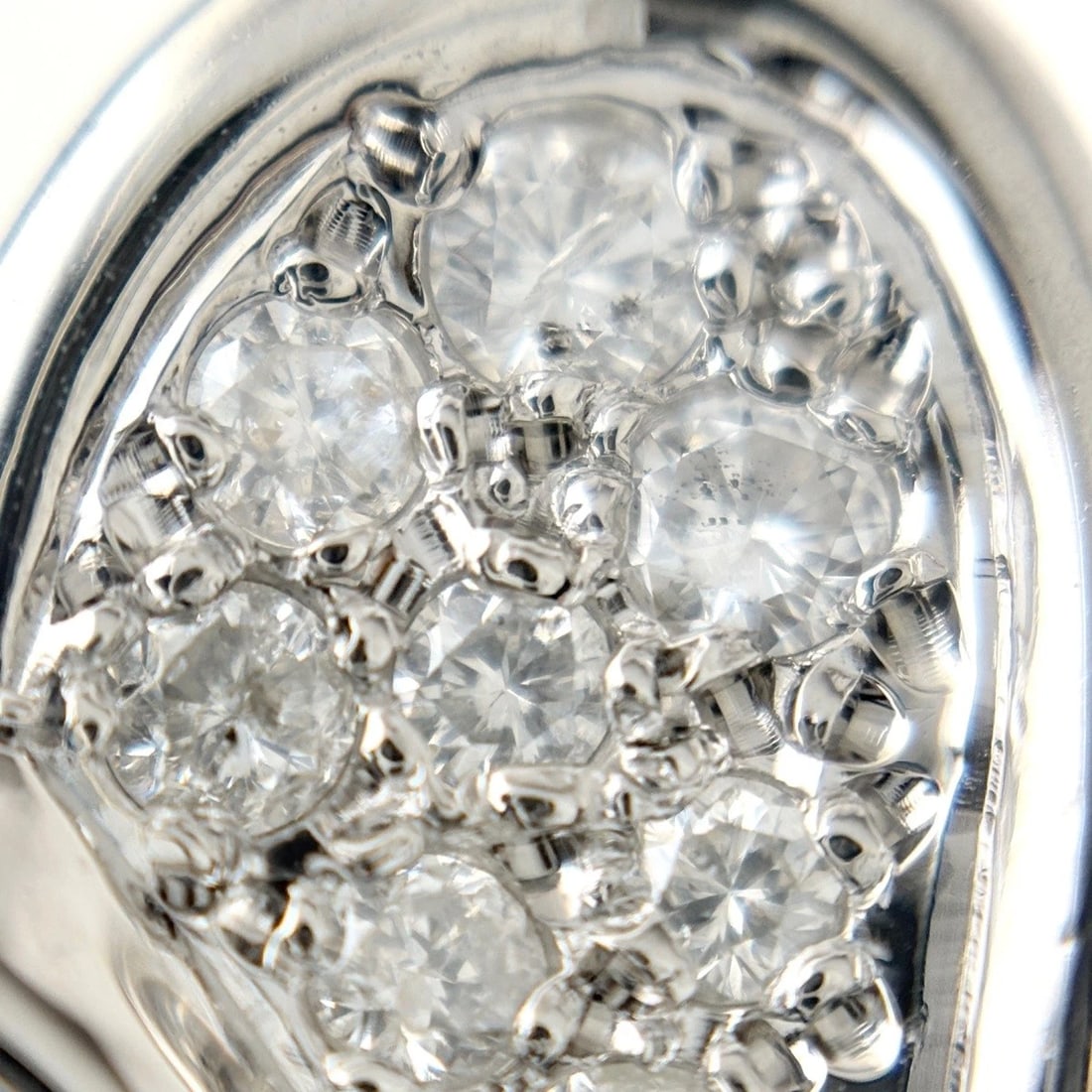 MELEE DIAMOND DESIGN PLATINUM RING - 2