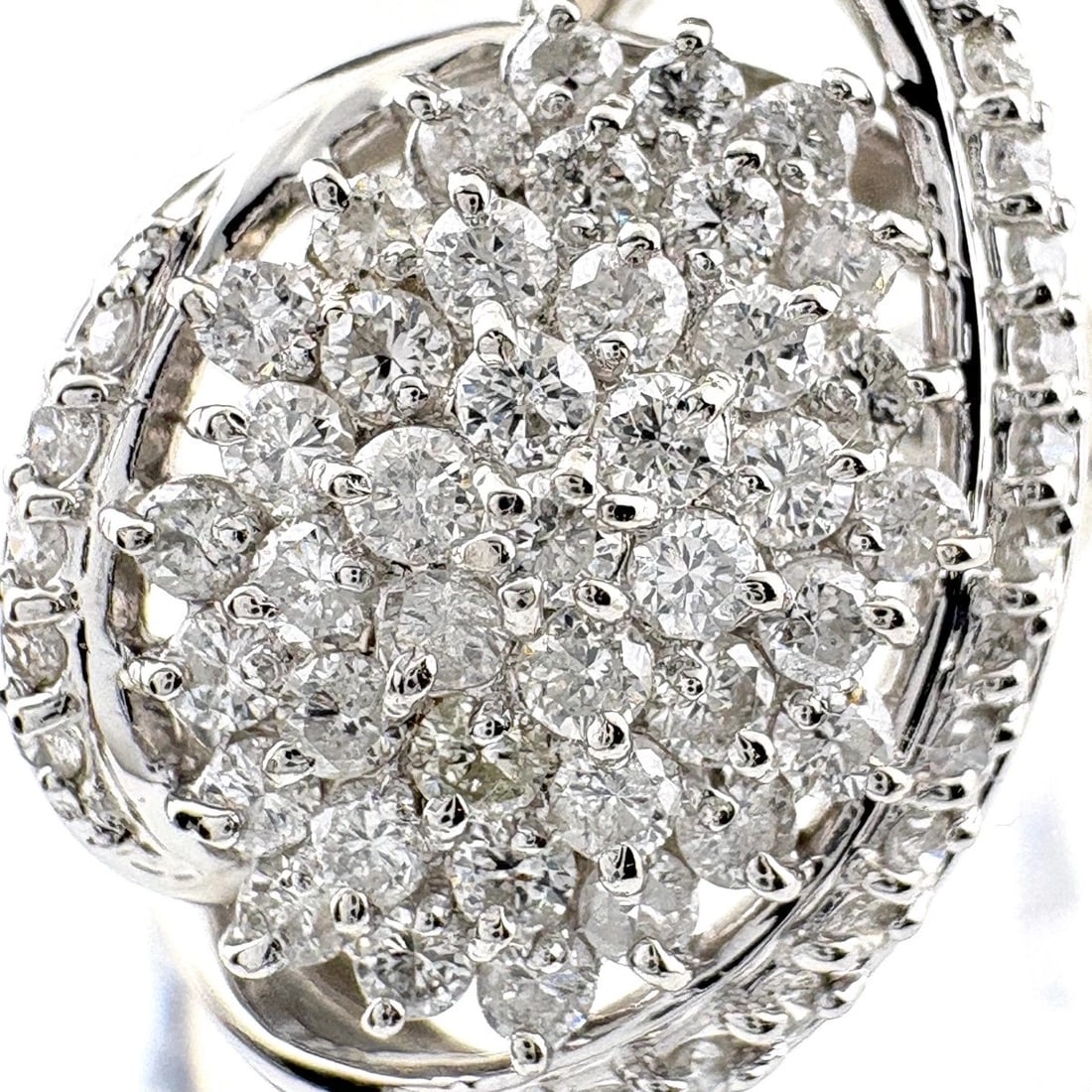 MELEE DIAMOND DESIGN PLATINUM RING - 2