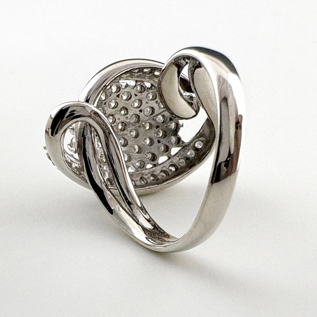 MELEE DIAMOND DESIGN PLATINUM RING - 4